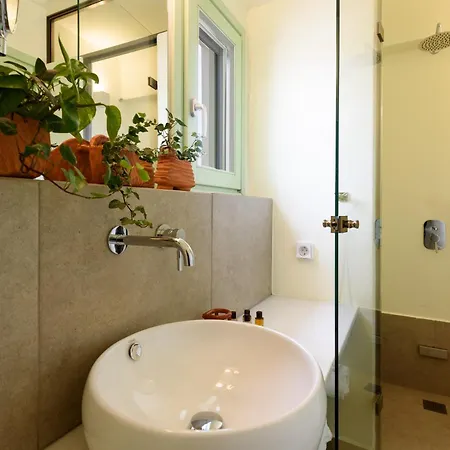 Plioni With Private Pool & With Hot Tub Μικρή Βίγλα