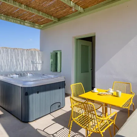 Plioni With Private Pool & With Hot Tub Βίλα