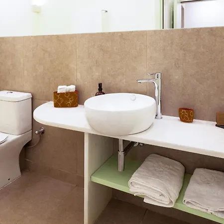 Plioni With Private Pool & With Hot Tub Βίλα *