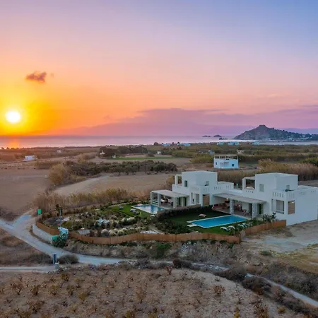 Plioni With Private Pool & With Hot Tub Βίλα *