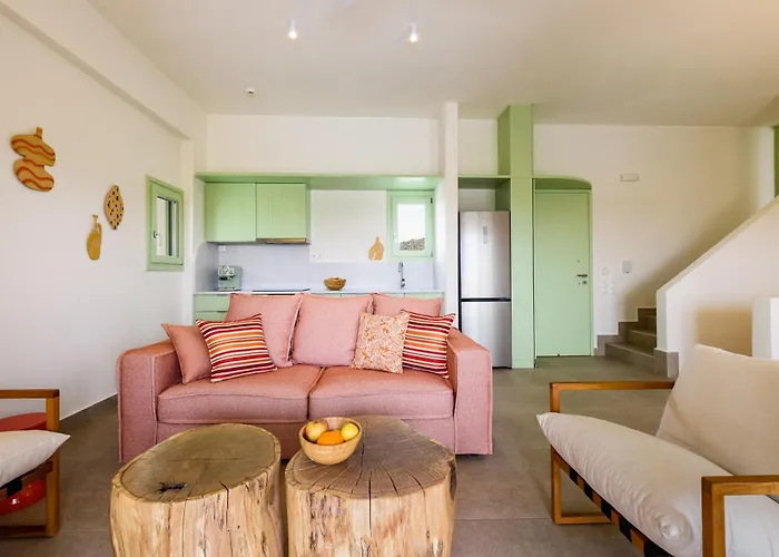 Plioni With Private Pool & With Hot Tub * מיקרי ויגלה