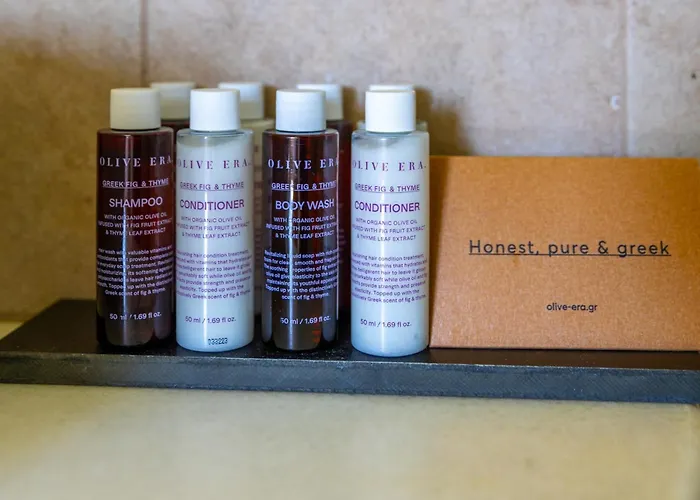 Plioni With Private Pool & With Hot Tub וילה