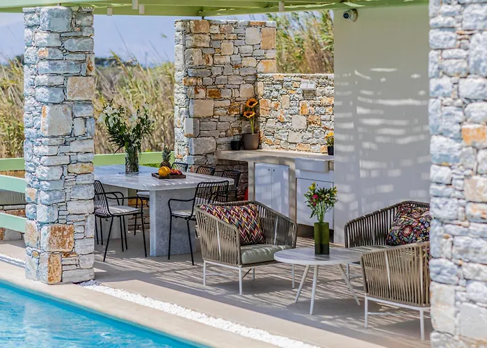 וילה Plioni With Private Pool & With Hot Tub מיקרי ויגלה