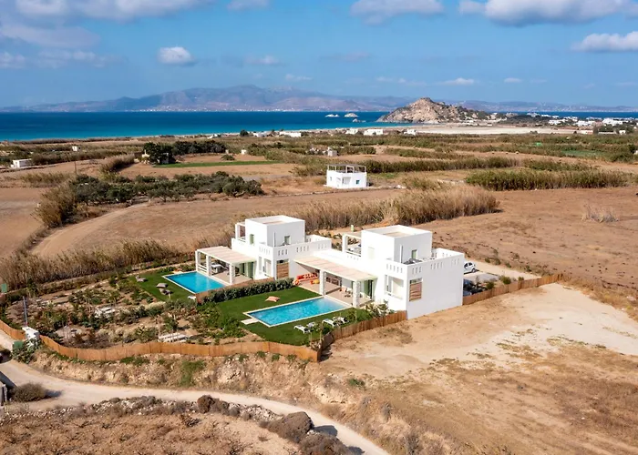 וילה Plioni With Private Pool & With Hot Tub מיקרי ויגלה