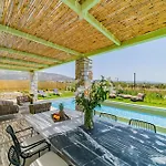 Plioni With Private Pool & With Hot Tub Mikri Vigla