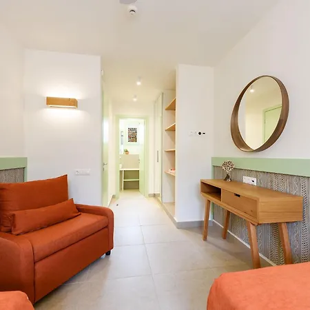 Plioni With Private Pool & With Hot Tub Mikri Vigla