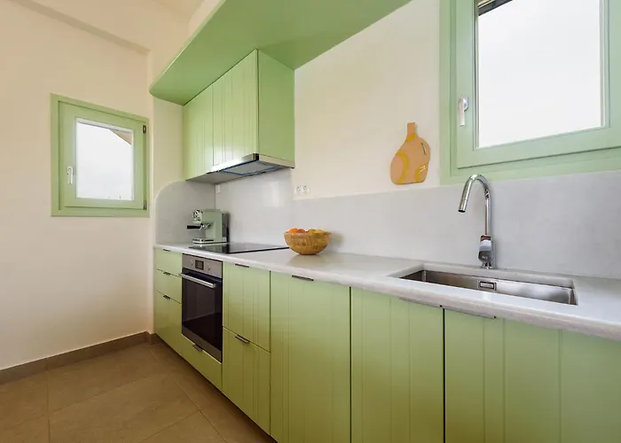 Plioni With Private Pool & With Hot Tub 别墅