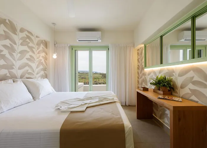 Plioni With Private Pool & With Hot Tub * 米科利维亚