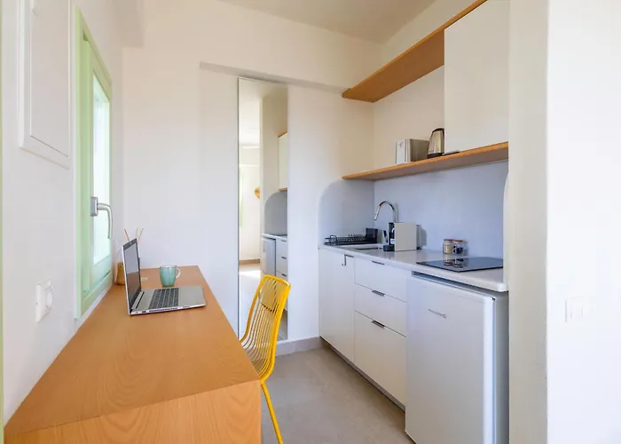 Plioni With Private Pool & With Hot Tub 别墅 *